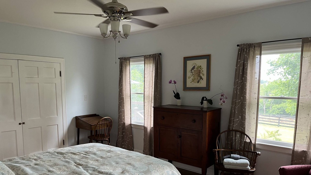 Lexington House | Quiet Two Bedroom House