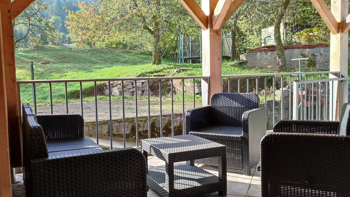 Saulxures-sur-Moselotte House | Quiet villa, 4 bedrooms, jacuzzi, private pool and wooded grounds.