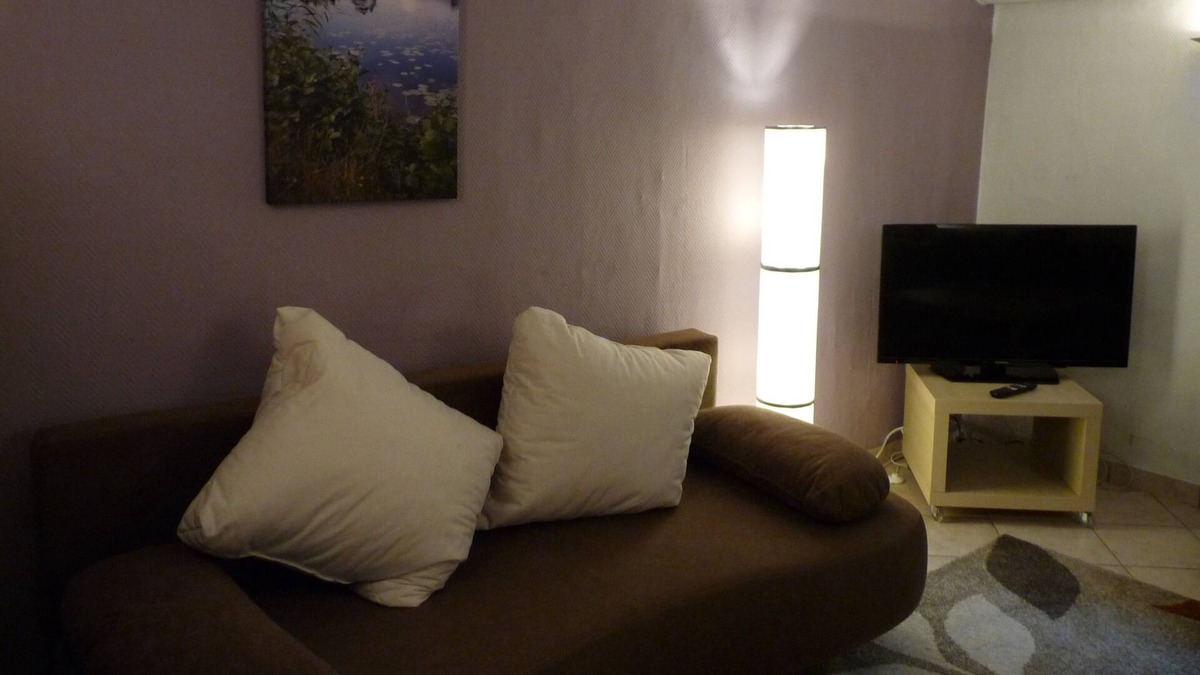 Troisdorf Apartment | Quiet vacation apartment near Cologne - Bonn Airport