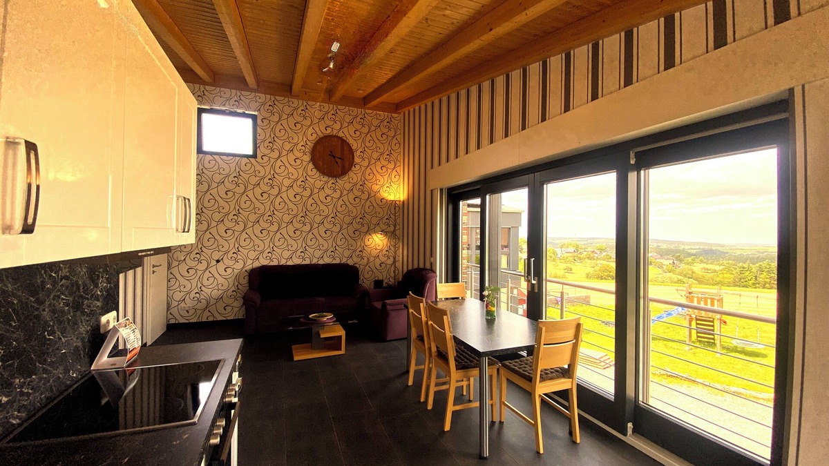 Kommerscheidt Apartment | Quiet vacation apartment by the pond with a unique view Pets allowed
