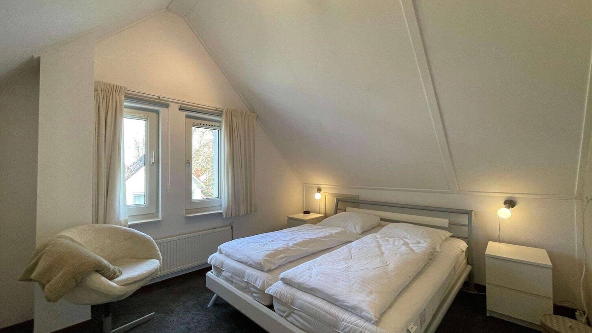 Sint Nicolaasga House | Quiet Villa Near Langweer