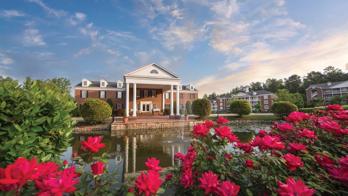 Williamsburg Villa | Quiet Villa with Bowling Alley, Pools, +Mini Golf