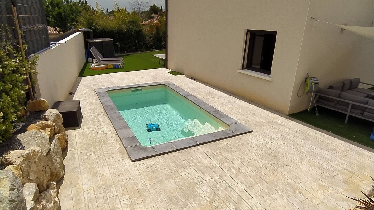 Vailhauques Villa | Quiet villa with pool between sea and river