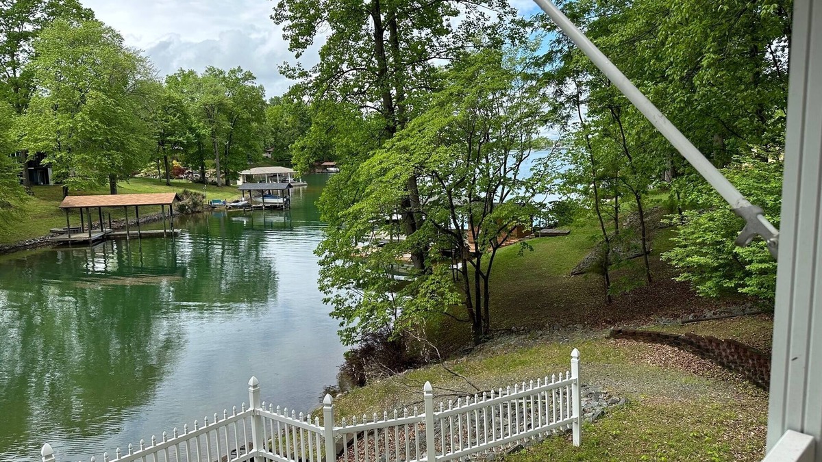 Penhook Cottage | Quiet, waterfront cottage - come relax and enjoy the lake