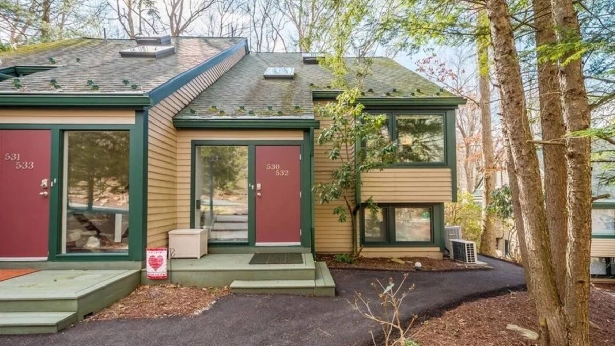 Farmington Condo | Quiet Woodland Serenity Escape