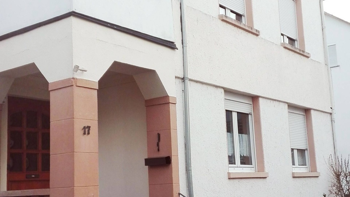 Bullay Apartment | Quiet, yet centrally located, newly renovated apartment for 2-4 people
