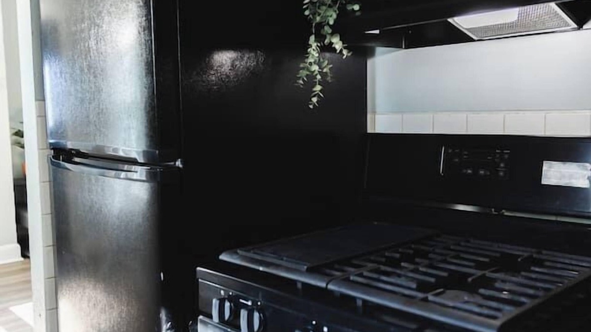 Maxwell House | Quiet3BR Greenfield LaundryWi-Fi
