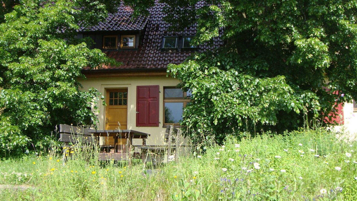 Herzfelde Apartment | Quietly located holiday home with a natural garden, 500m from the lake and the forest
