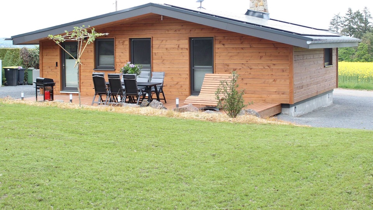 Voehl House | Quietly located modern vacation accommodation with a view of the Edersee National Park