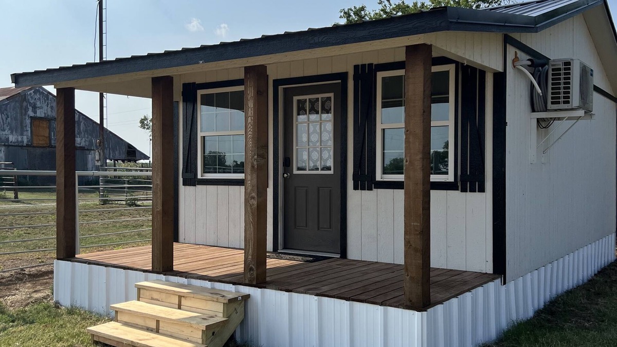 Wichita Falls Cottage | Quietly Nestled Mini Home