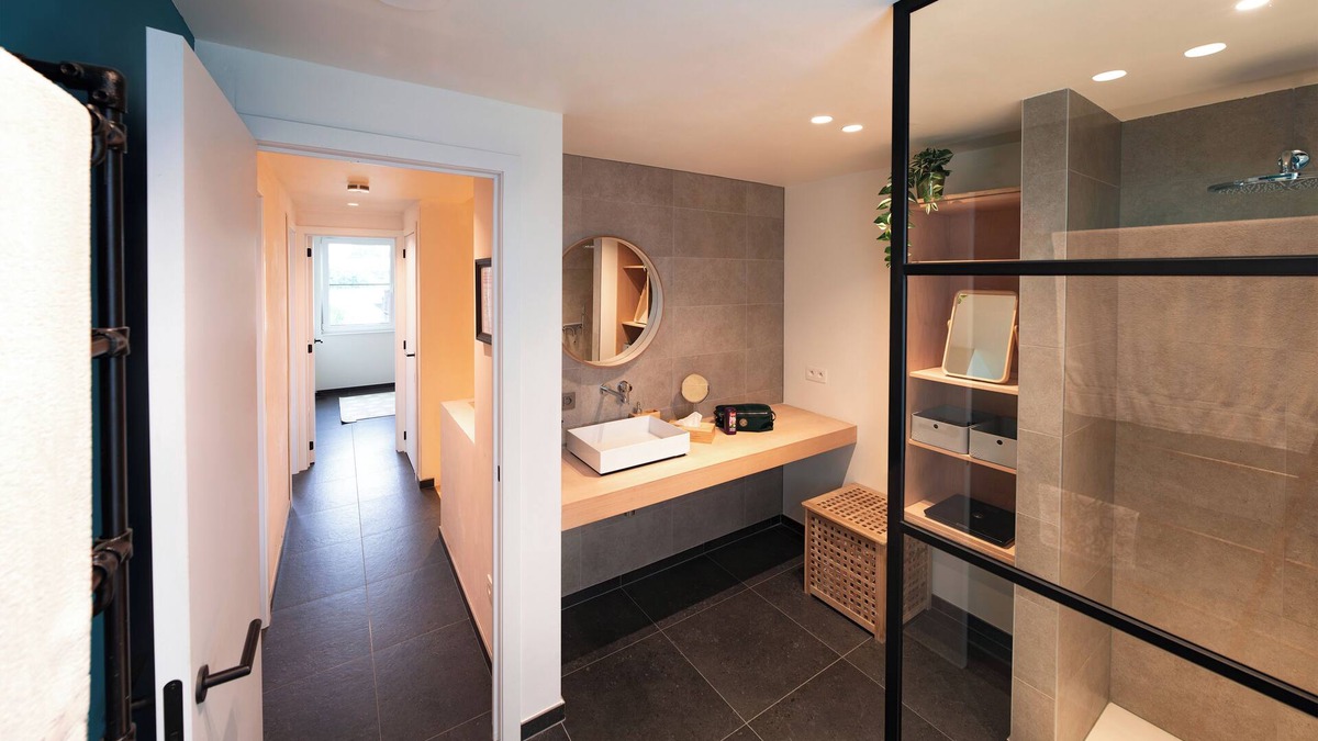 Hasselt House | Quietly situated holiday home on the edge of Hasselt, with private parking.