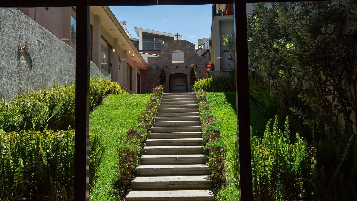 Chimborazo Province Hotel | Quindeloma Art Hotel And Gallery