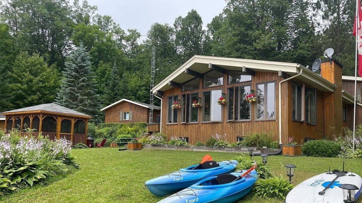 Aumond House | Quinn Lake House, Deleage, Quebec