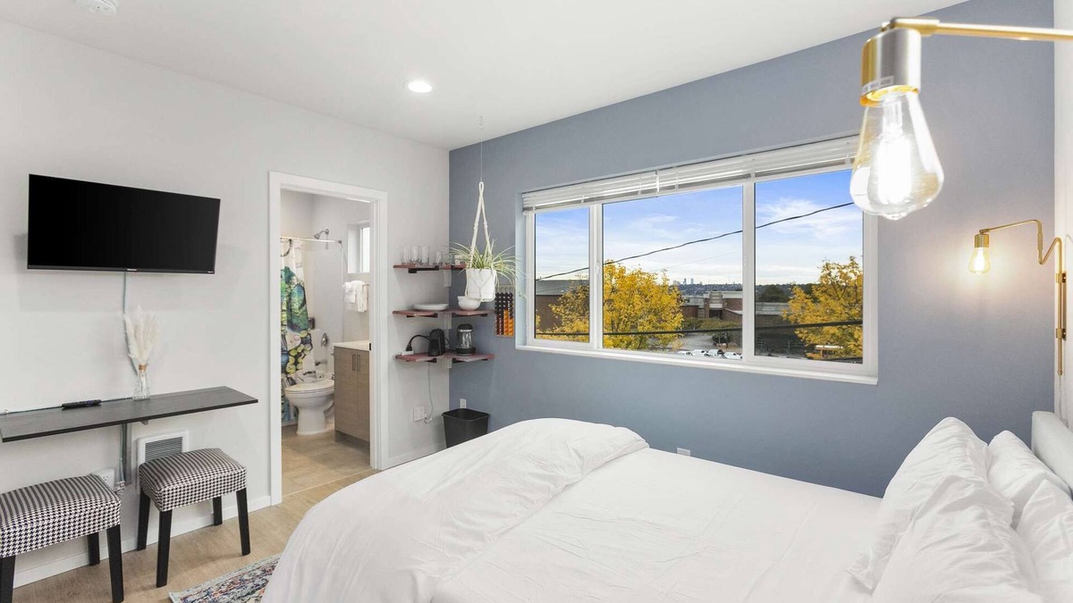 Whittier Heights House | Quinn's sweet suite - Micro Studio - 91Walkscore