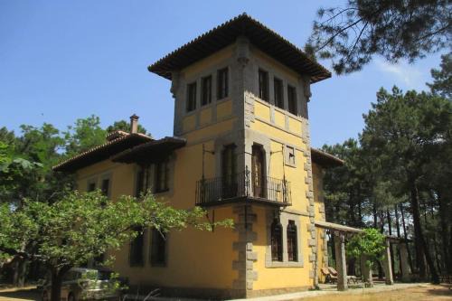 Navalperal de Pinares Apartment | QUINTA ARENlLLAS Palacete en una finca privada de 7 hectáreas de pinar