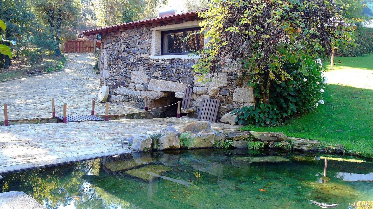 Molares Cottage | Quinta da Chouza AGROTURISM and ENOTURISM MOINHO G - Private beach - Free Wifi
