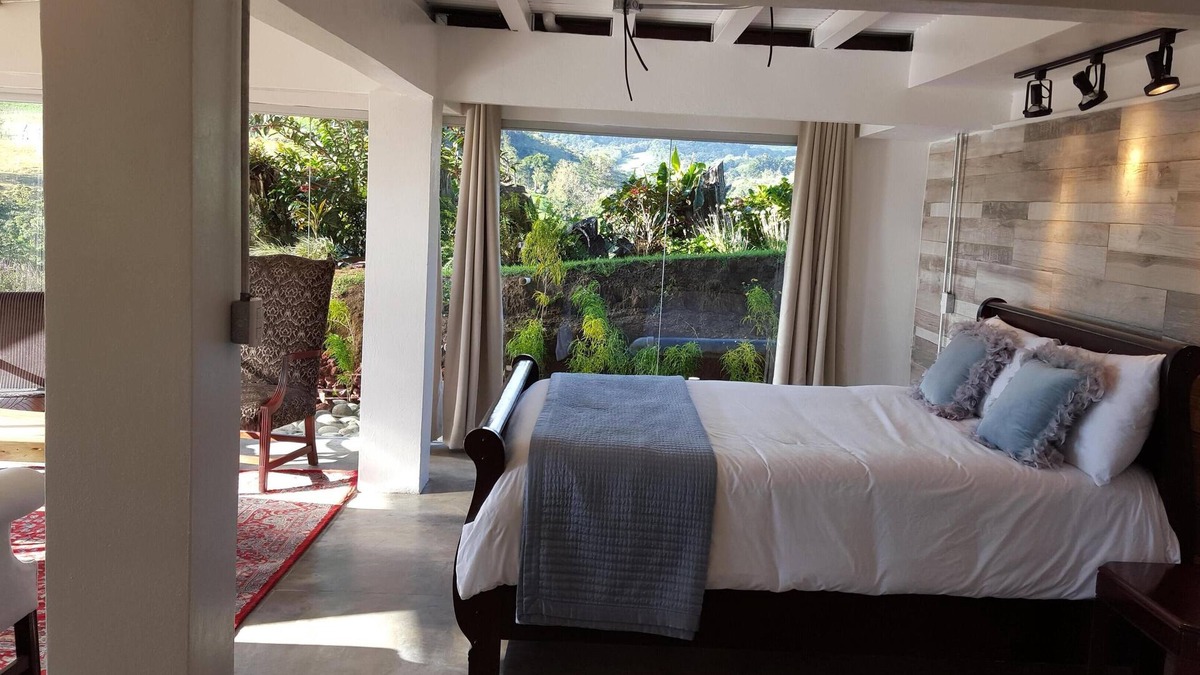 San Isidro Apartment | Quinta Esencia Loft, Nature Views Near Poas Volcano & SJO Airport