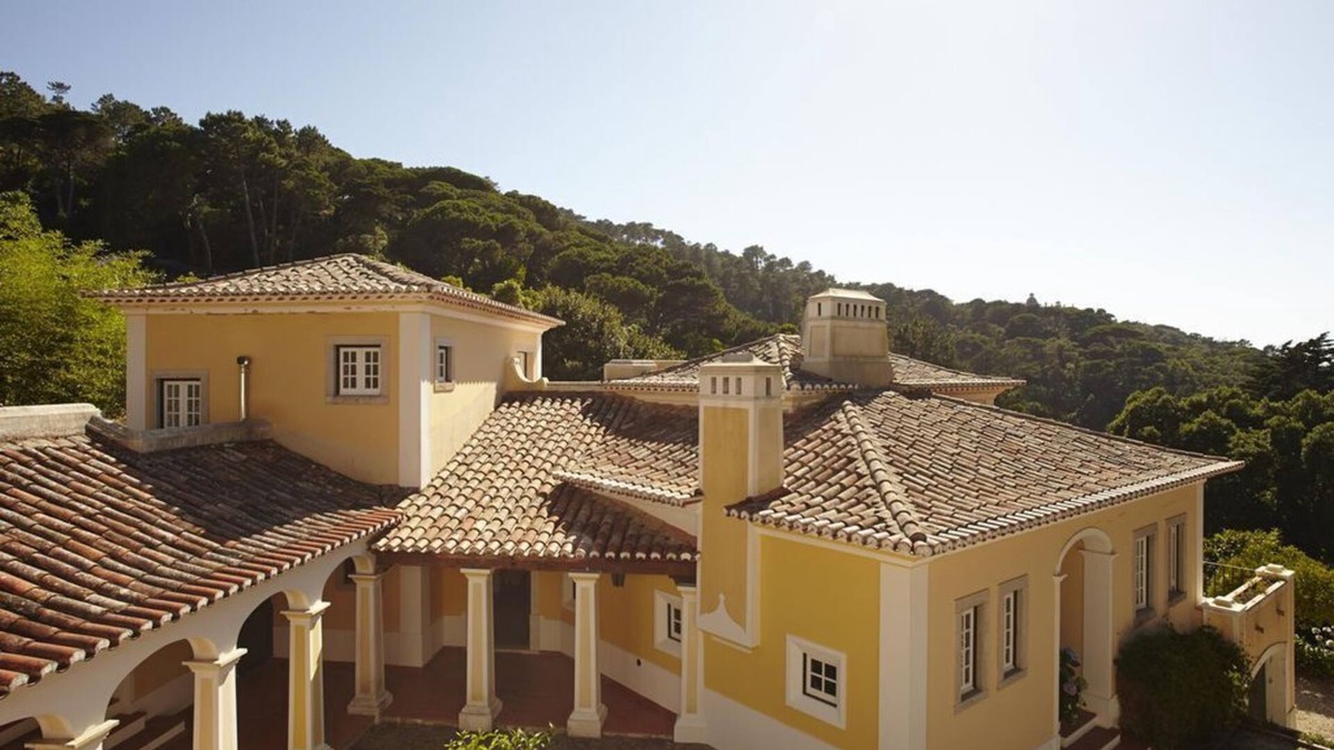 Monserrate House | Quinta Matalva Main House -styish and secluded villa with pool, view and gardens