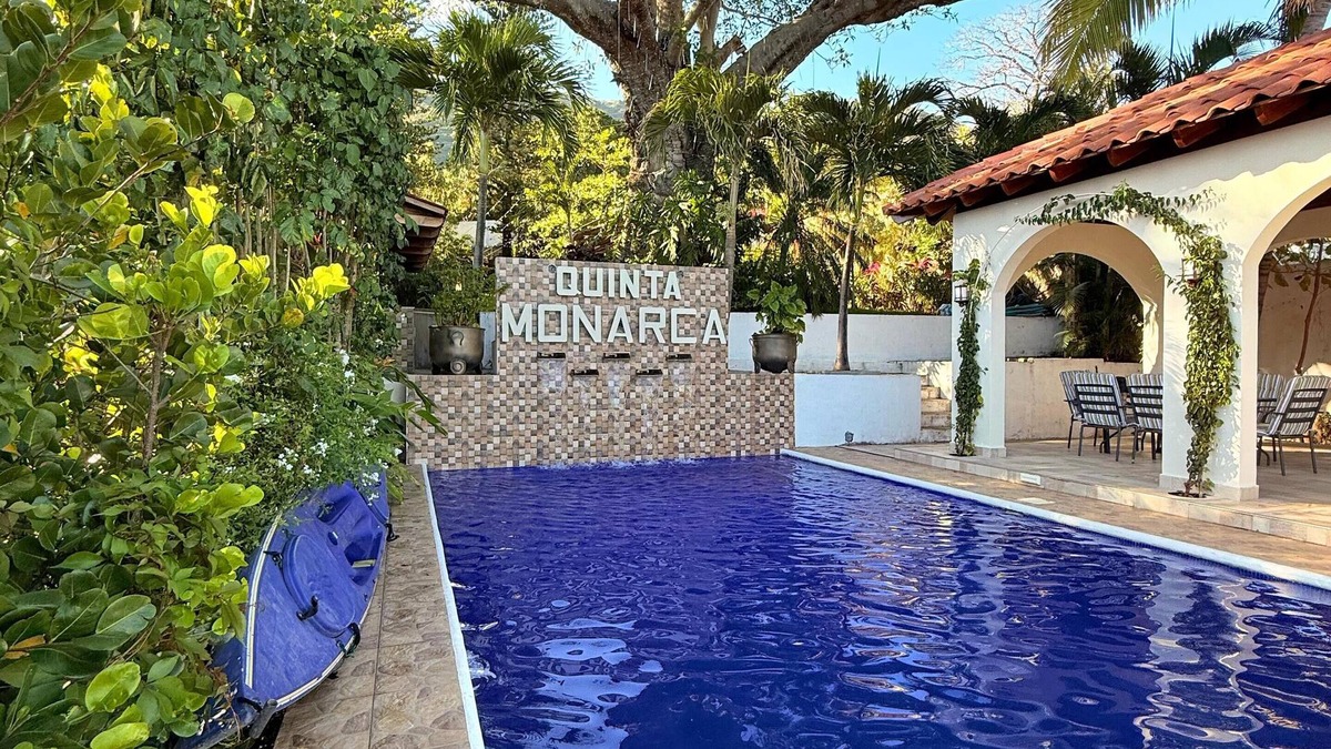 Coatepeque House | Quinta Monarca a beautiful house with private access to the lake