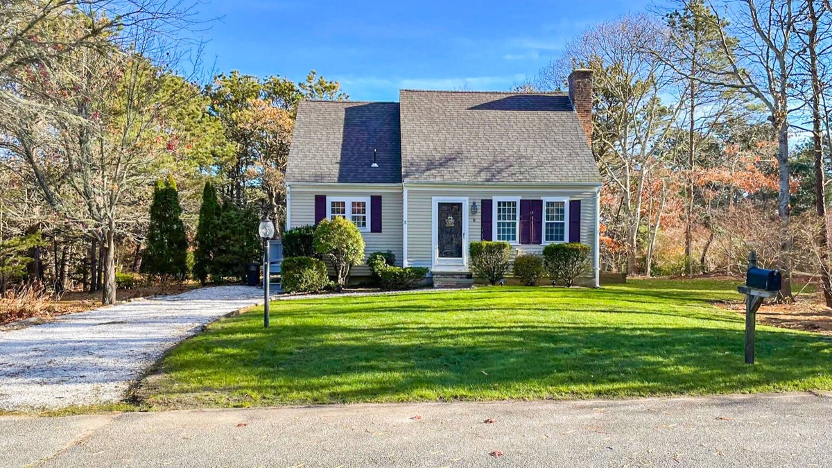 Dennis House | Quintessential Cape Cod Home. Beautiful Beaches, Chip Shot to Golf and Town