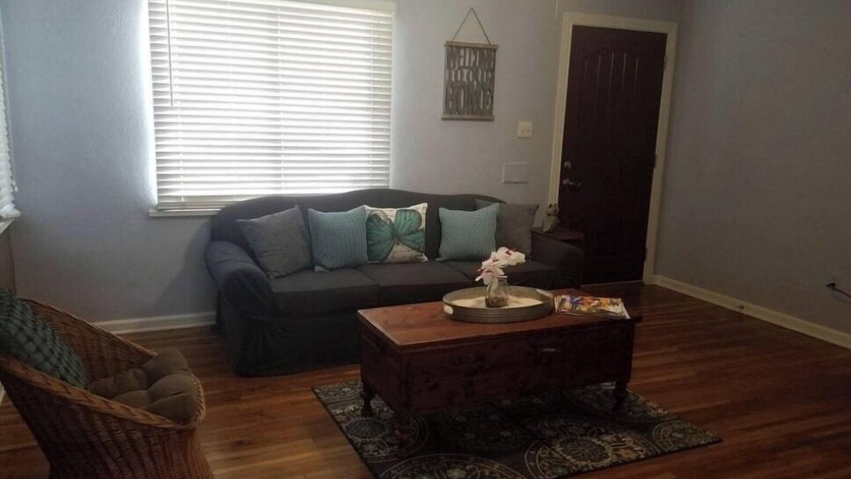 Englewood House | Quintessential Colorado 2-bedroom house with WiFi and Swampcooler in Englewood