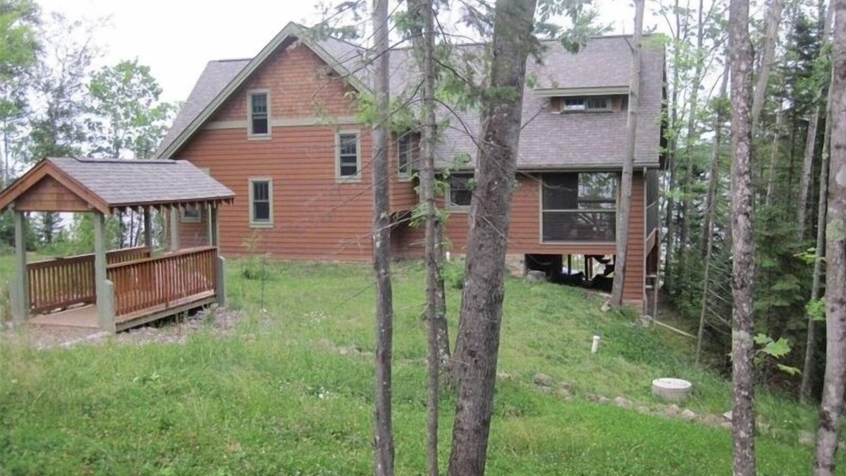 Bayfield House | Quintessential Lake House on Raspberry Bay