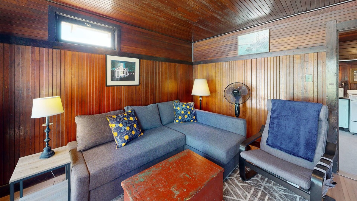 Oak Bluffs Cottage | Quintessential Martha's Vineyard cottage with yard/patio - walk to Inkwell Beach