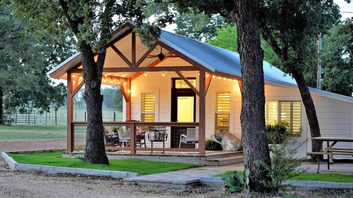 Paige Cabin | Quirky Country Charmer