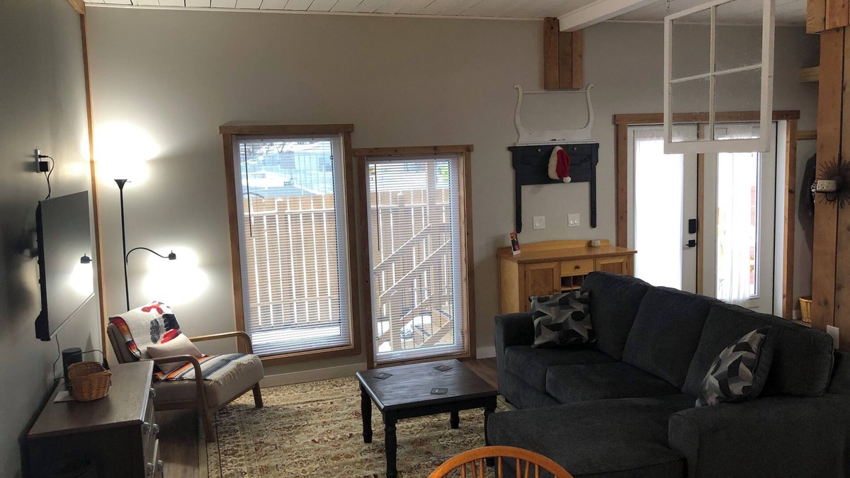 Grand Forks House | Quirky, heritage with all the comforts to make your stay just right!