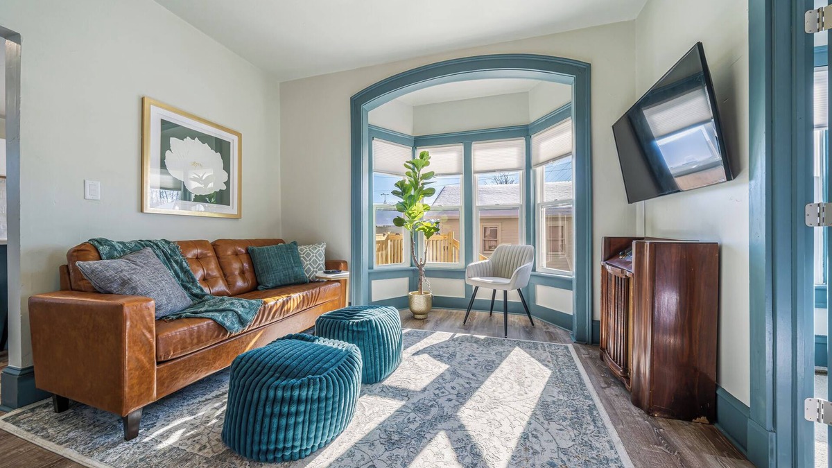 Appleton Apartment | Quirky Historic Gem, Pets Welcome, Close to Downtown Appleton Fun
