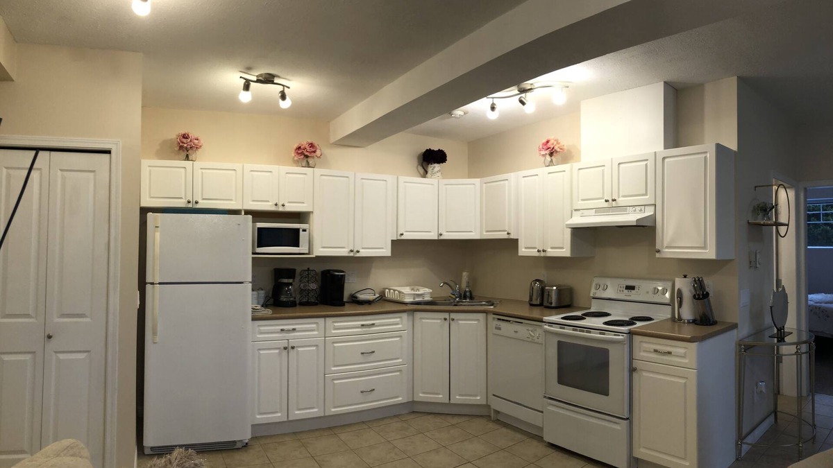 Maple Ridge House | Quite beautiful comforting house in the nature close to the lakes and parks
