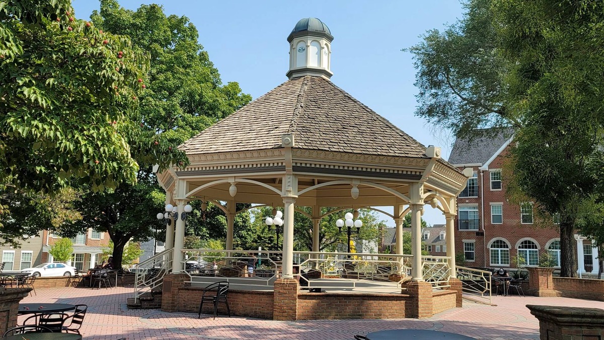 Frederick House | Quite Gem Near Downtown Frederick
