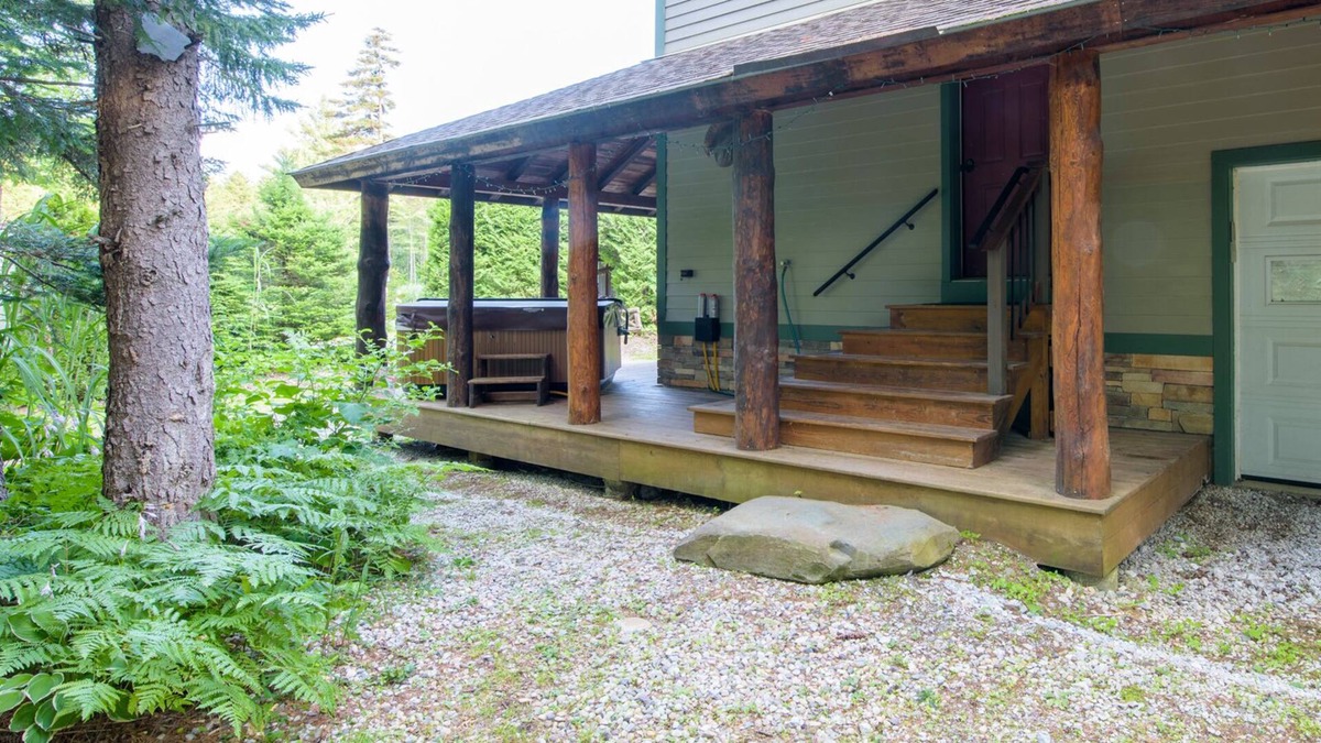 Mount Holly House | Quite Retreat in Mount Holly!