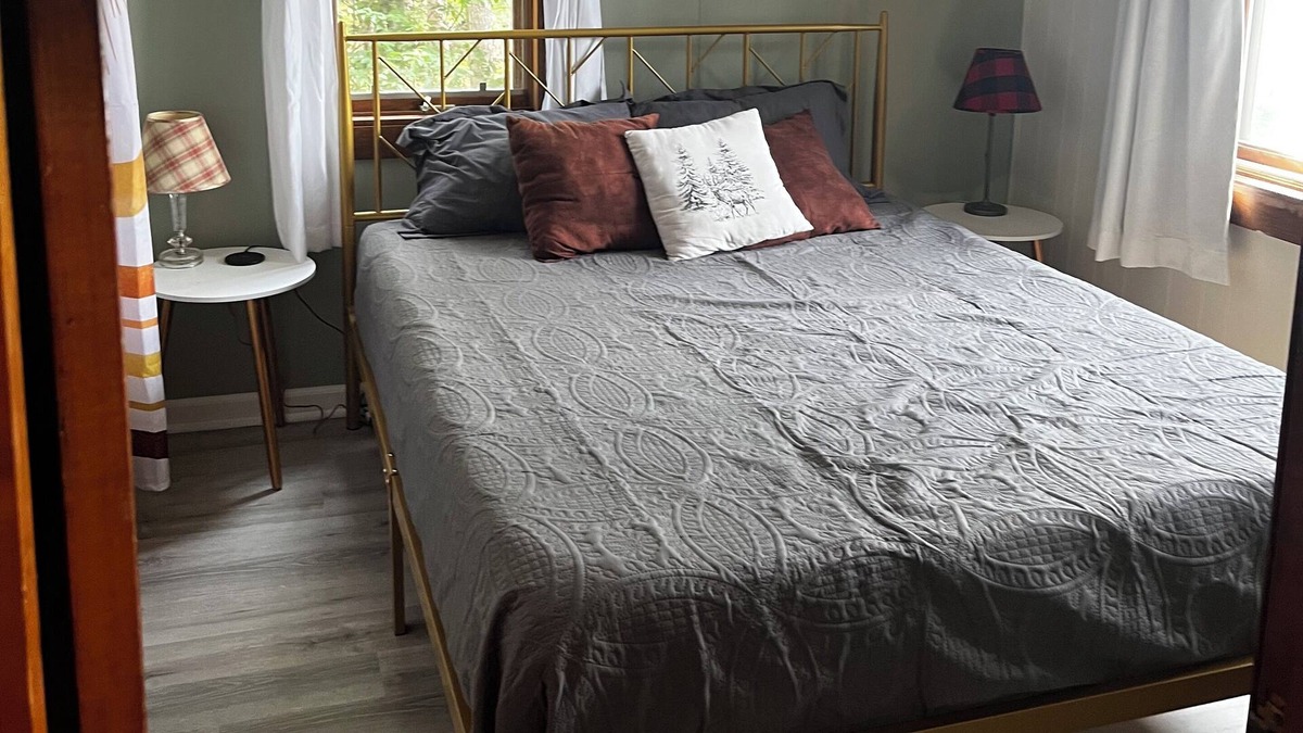 St Germain Cabin | Quite vintage cabin 2 bedroom and 1 bath in the St. Germain area. Pet friendly.