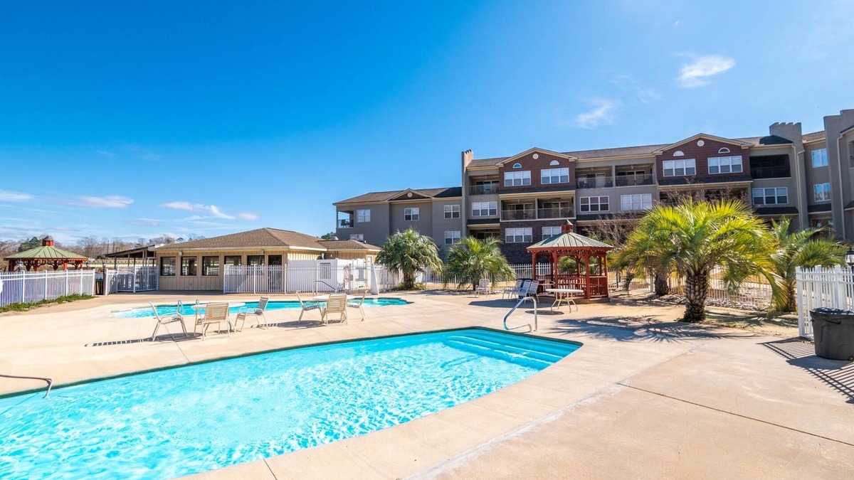 Alexander City Condo | Quittin` Time | 3 Bed, 2 Bath