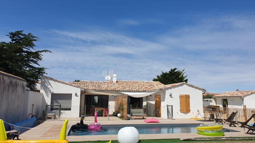Saint-Clement-des-Baleines Villa | Rélocation vacances de la cote sauvage