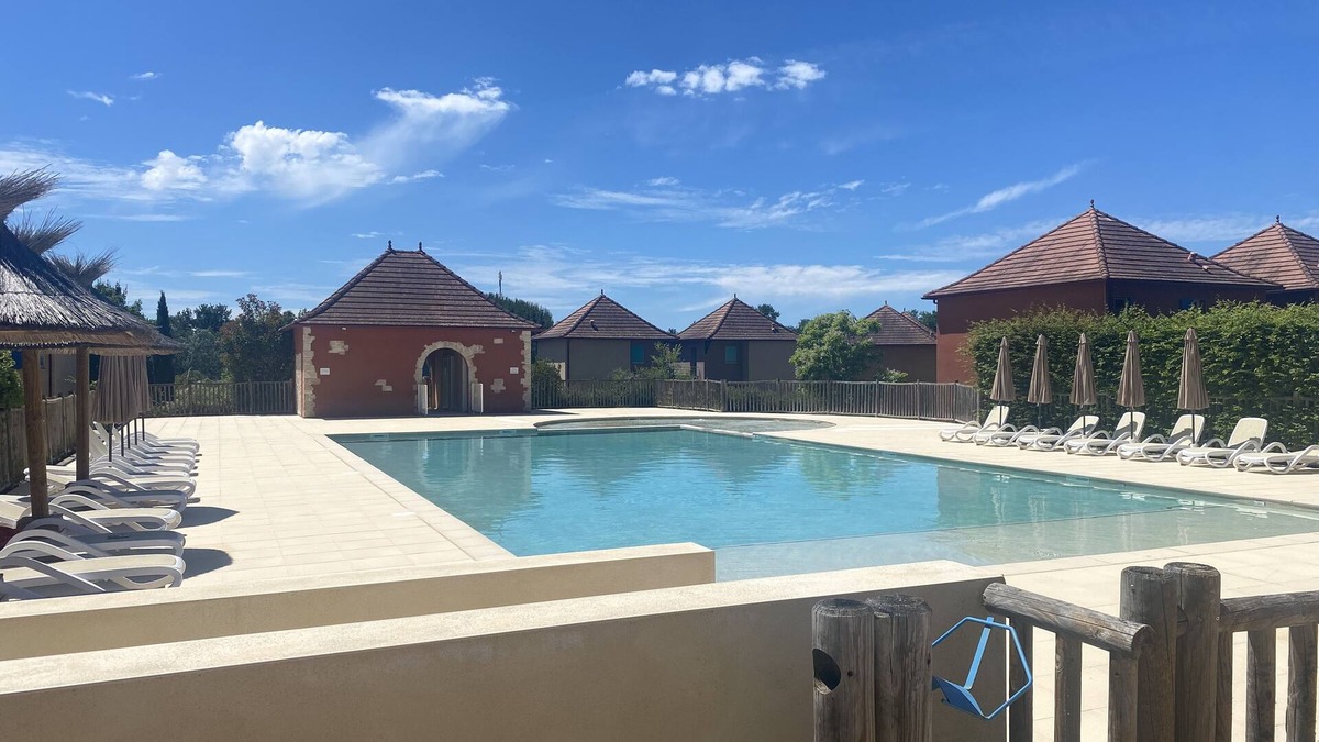 Prayssac Apartment | Résidence Claire Rive. Appartement Avec Piscine à 25km de Cahors