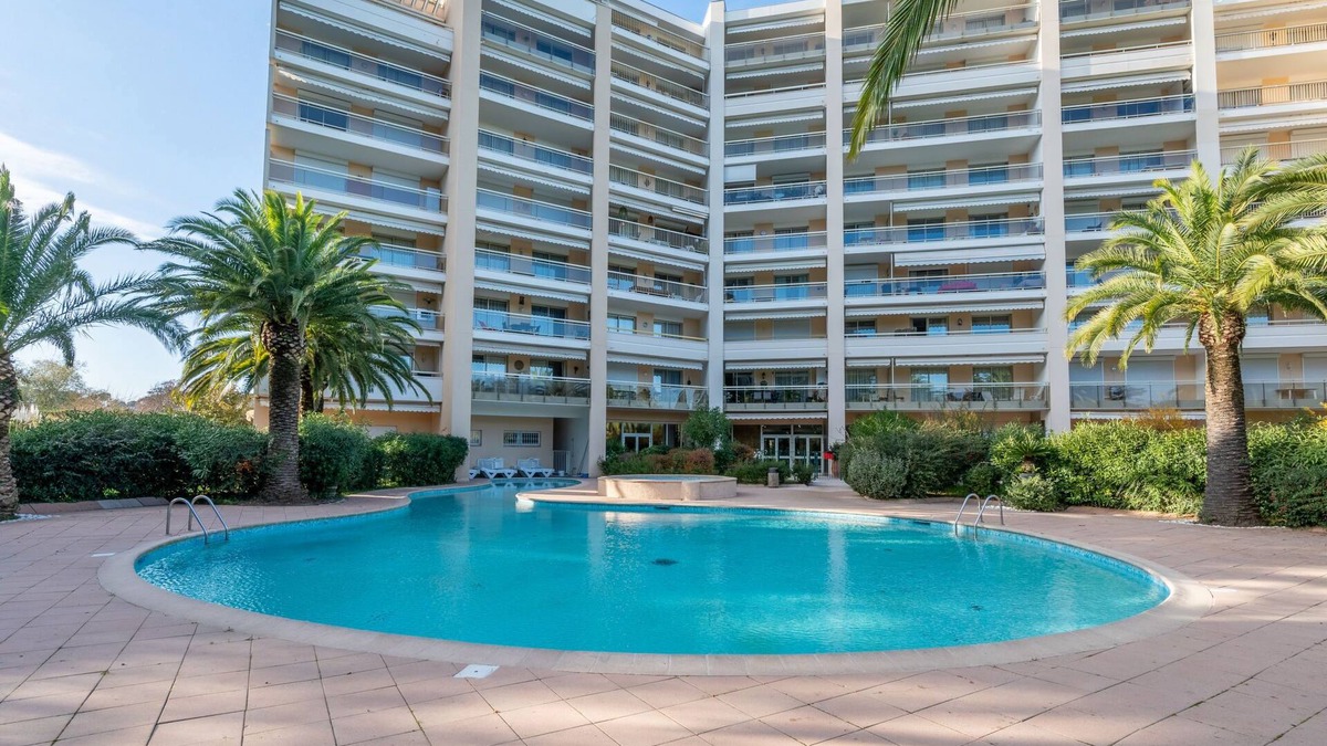 La Napoule Apartment | Résidence des Golfeurs by Interhome
