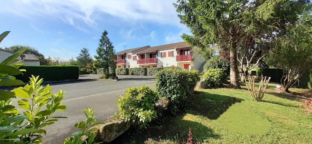 Jonzac Apartment | Résidence Hôtelière Hélios