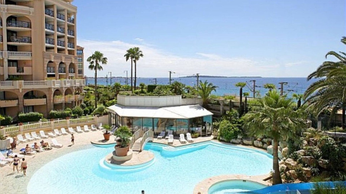 Cannes La Bocca Apartment | Résidence La Palme d'Azur Cannes Verrerie - 1 bedroom apartment for 4/5 people - sea view