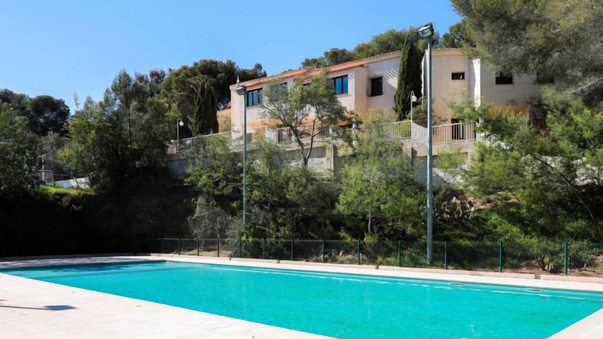 Boulouris-sur-Mer Apartment | Résidence Les Jardins d'Azur by Interhome