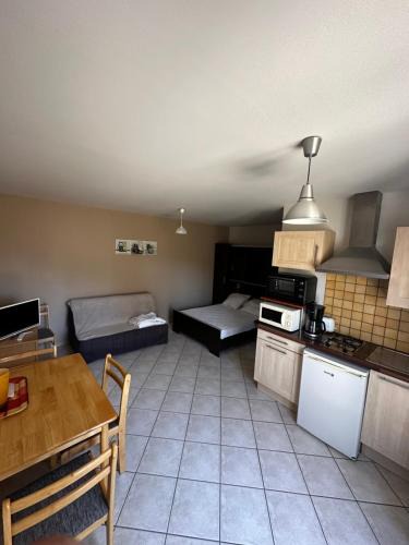 Jonzac Apartment | Résidence Les Roussets