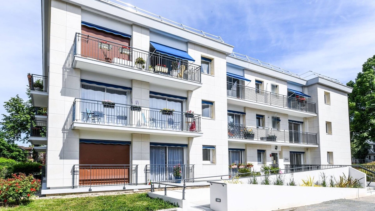 Croissy-sur-Seine Apartment | Résidence Paisible et Sécurisée