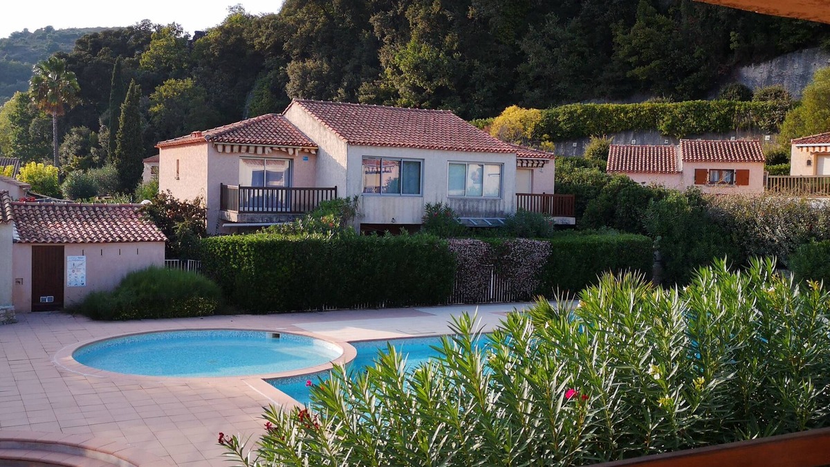 Bastide Giraud Apartment | Résidence Provençale 3 Rooms Swimming pool Parking 2 kms Sea Villeneuve Loubet