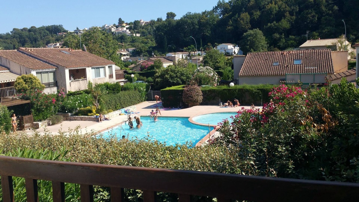 Bastide Giraud Apartment | Résidence Provençale 2 Rooms Swimming pool Parking WIFI 2 kms Sea Villeneuve Loubet