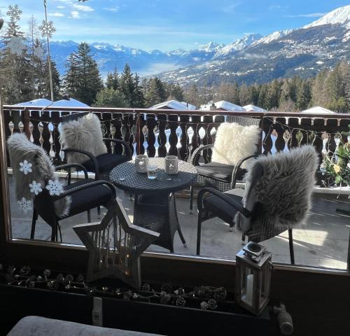 Lens Apartment | Résidence Robin des Bois, Crans-Montana, luxueux appartement avec vue imprenable