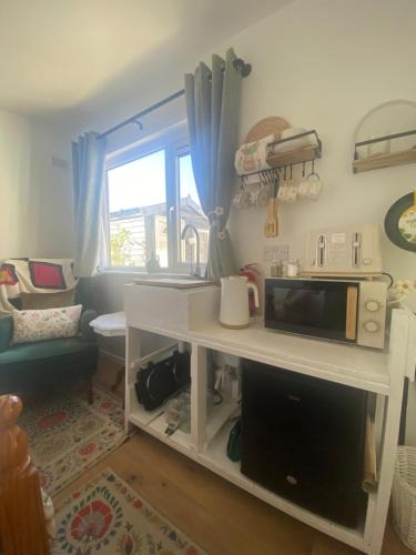 Londonderry Cabin | R and B Cosy Cabin