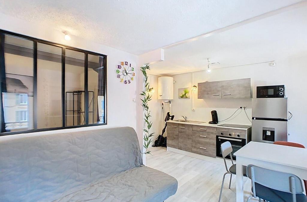 Voiron Apartment | R'Apparts T2, Le Petit Voironet