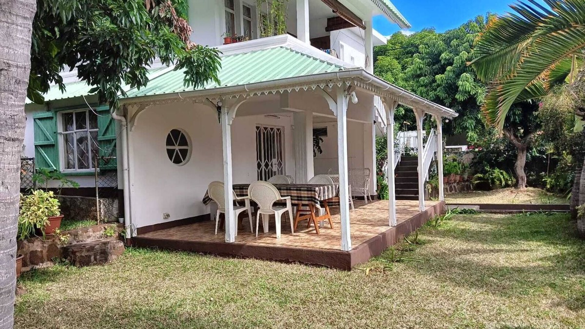Pointe Aux Sables House | R GARDEN Pointe Aux Sables