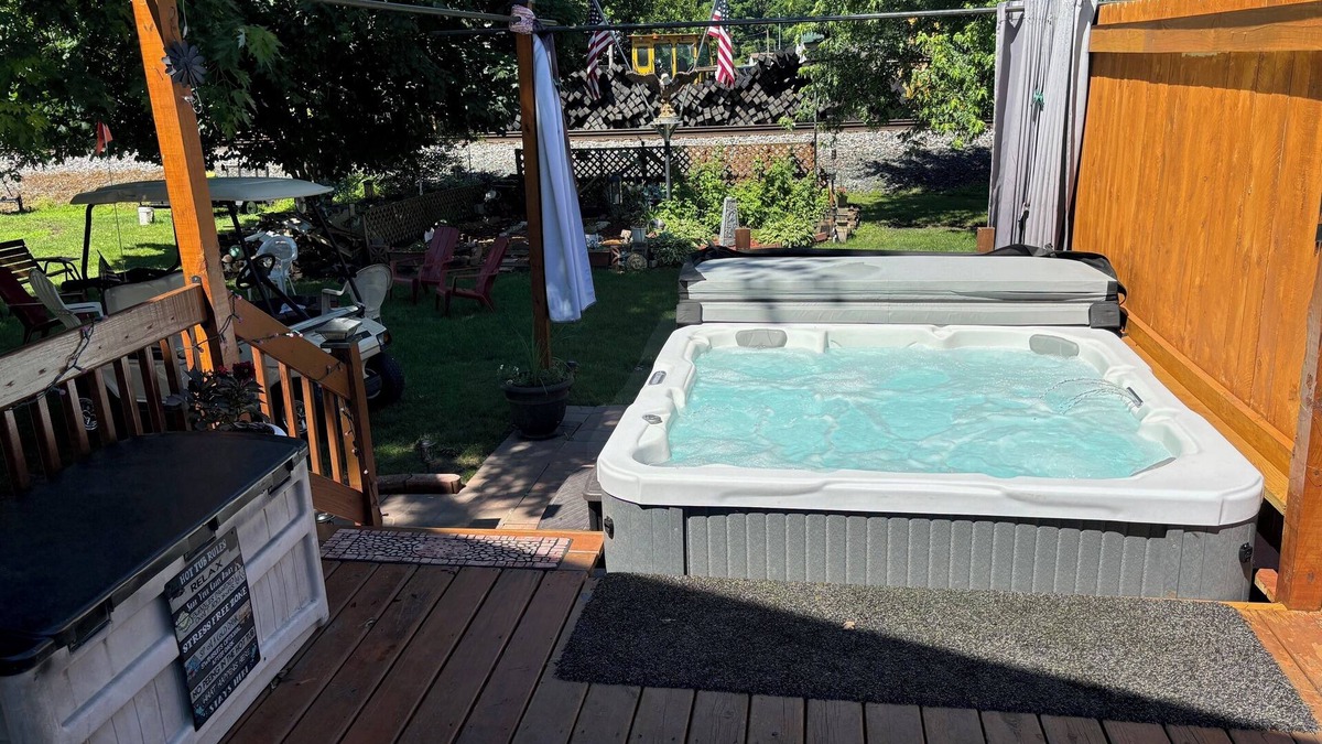 Guttenberg House | R-Lodge Getaway